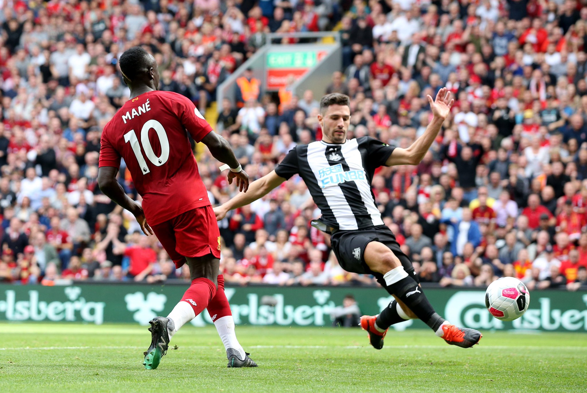 据著名足球 据著名足球